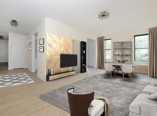 2 Spruce St UNIT 2-C, Great Neck, NY 11021
