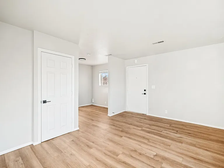 350 S Elizabeth St #15 — Photo 5