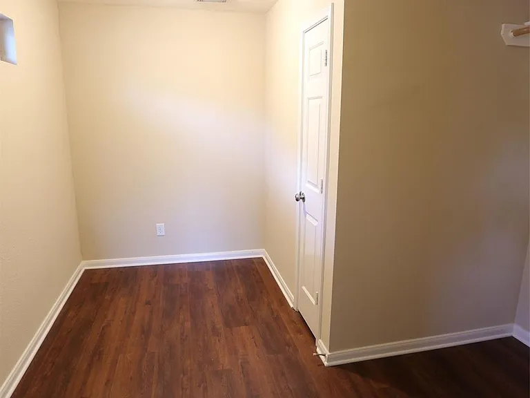 3327 Summerwood Ln — Photo 30