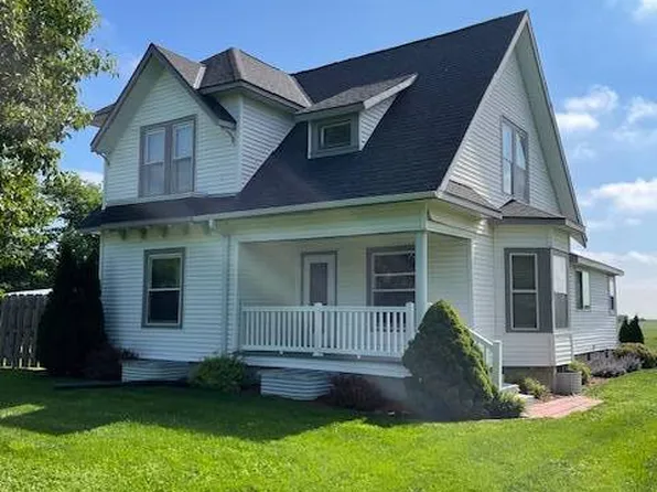 1416 N R Rd, Aurora, NE 68818