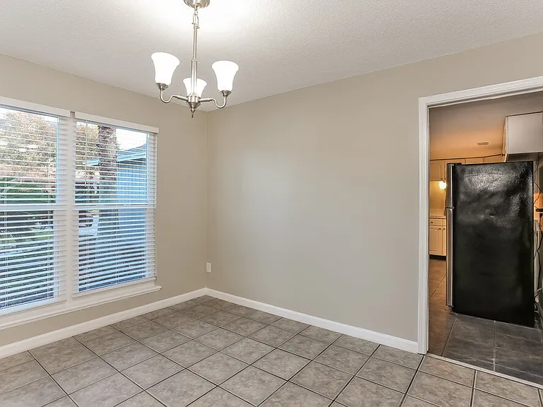 1548 Oak Ridge Dr W — Photo 7