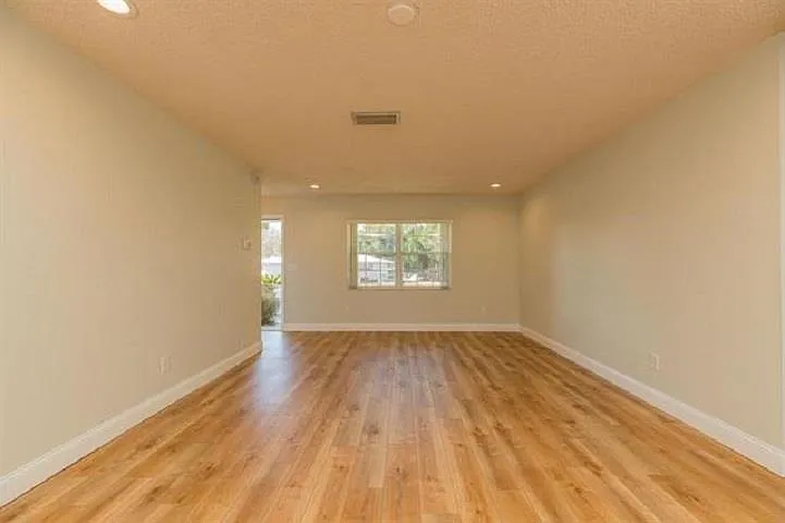 901 Mariana Pl — Photo 8