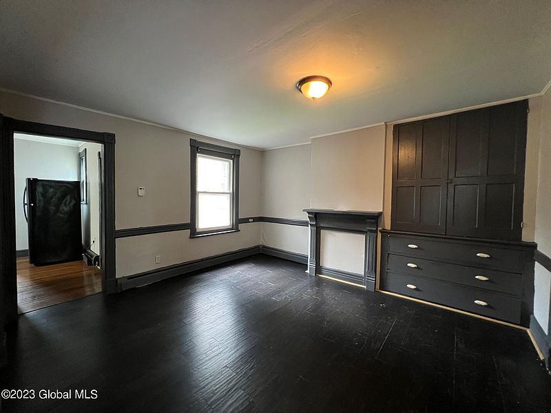 3rd image of 584 3rd Street