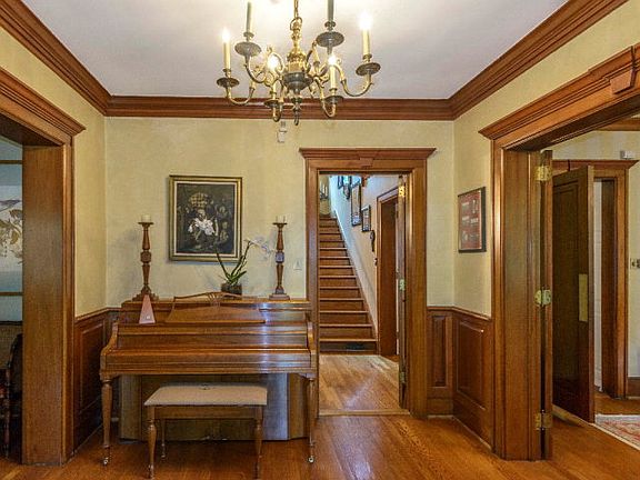 3rd image of 235 Long Crescent Dr