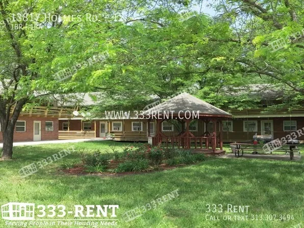 13817 Holmes Rd #12, Kansas City, MO 64145