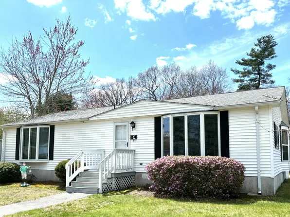24 Leisurewoods Dr #84, Rockland, MA 02370