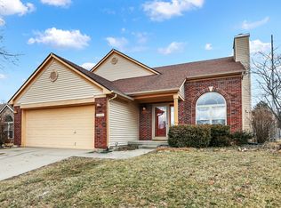 9784 Overcrest Dr, Fishers, IN 46037