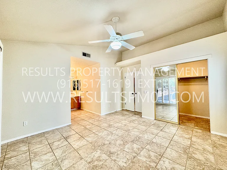 3413 Cobblestone Dr — Photo 23