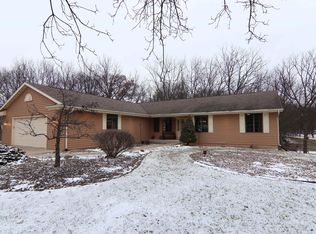4944 N Old Orchard Dr, Janesville, WI 53545