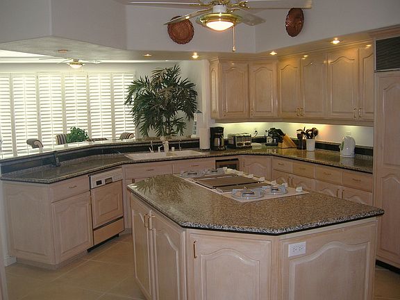 Great Kitchen!