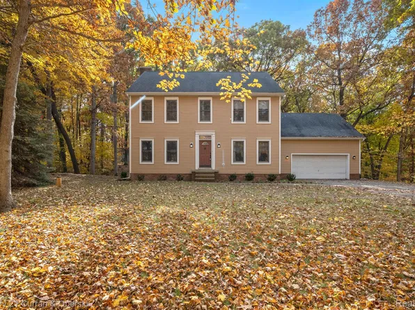 100 Mystic Ct, Ortonville, MI 48462