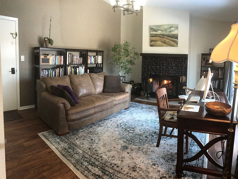 2nd image of 1740 Laura Ln