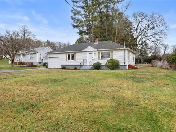 6 Pinehurst Dr, Webster, MA 01570