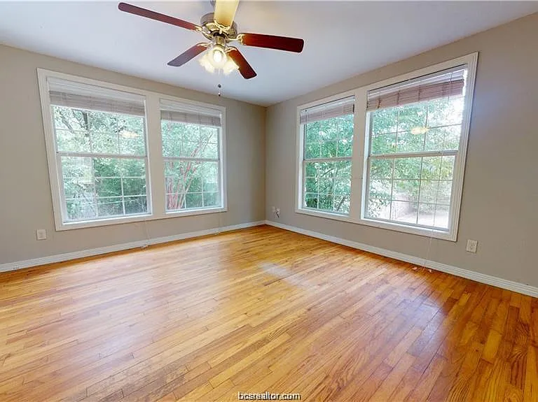 4309 Old College Rd — Photo 3