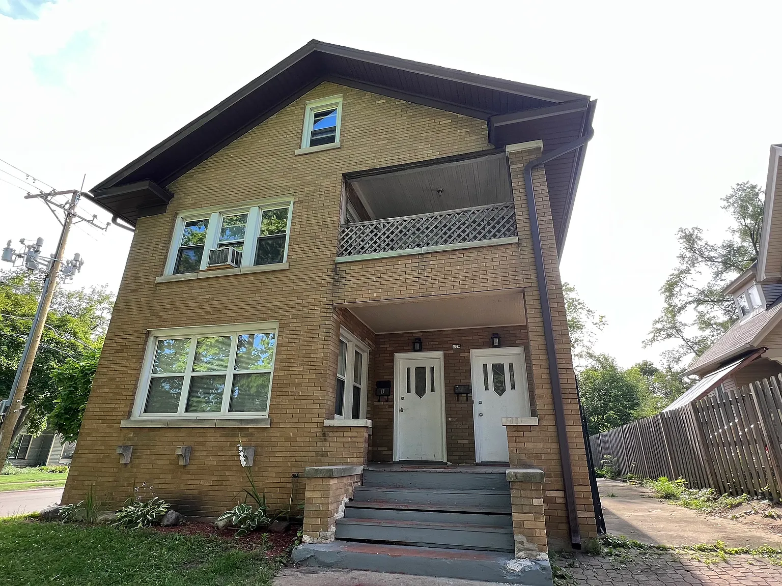 3 bed, 1100 sqft, $1,850 — Photo 1