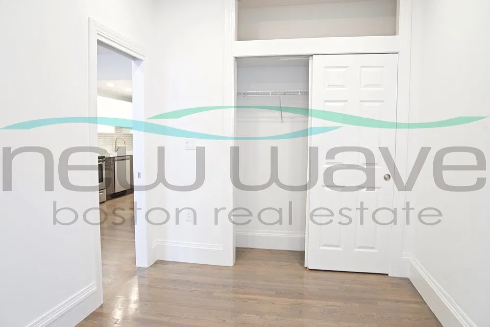 1 bed, 999 sqft, $3,050 — Photo 2