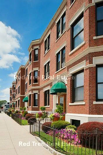 5 Barrows St #3 — Photo 4