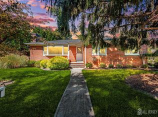 7 Addalia Ln, Edison, NJ 08820