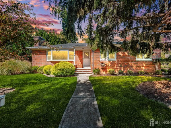 7 Addalia Ln, Edison, NJ 08820