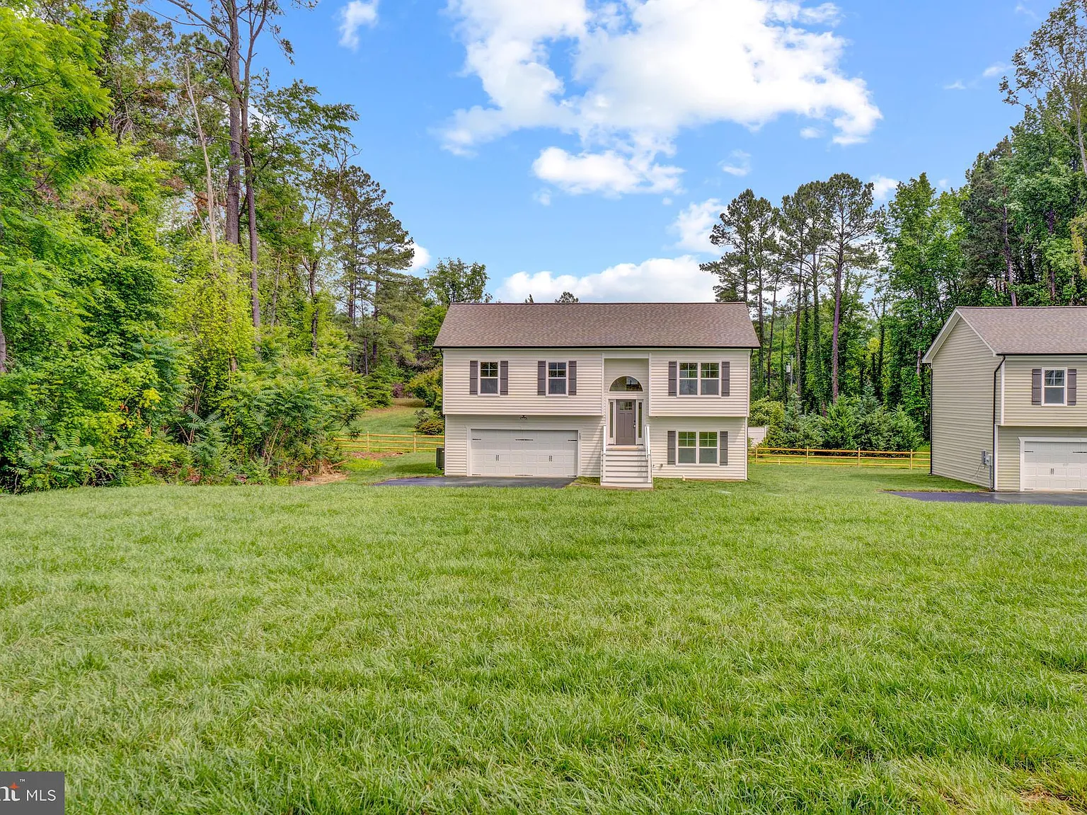 5 bed, 2464 sqft, $3,000 — Photo 3
