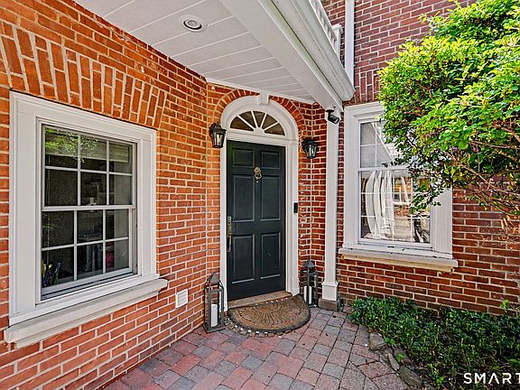 4th image of 5 Farnham Court