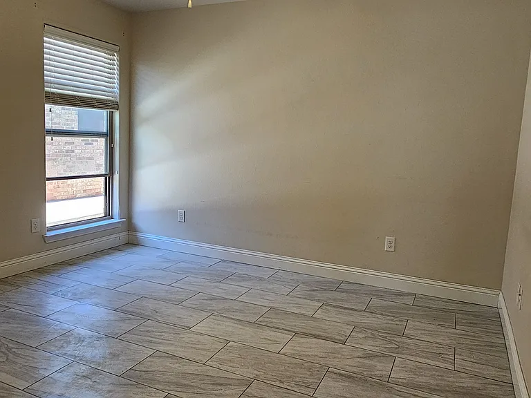 6904 Redbud Ct — Photo 16