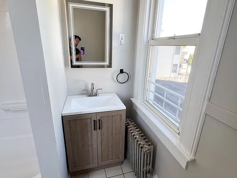385 Stephens St #2 — Photo 2