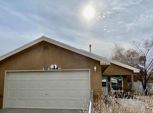 2005 Panda Dr SW, Los Lunas, NM 87031