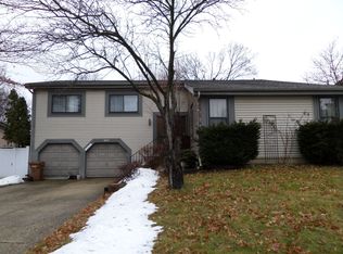1932 N Brandon Dr, Glendale Heights, IL