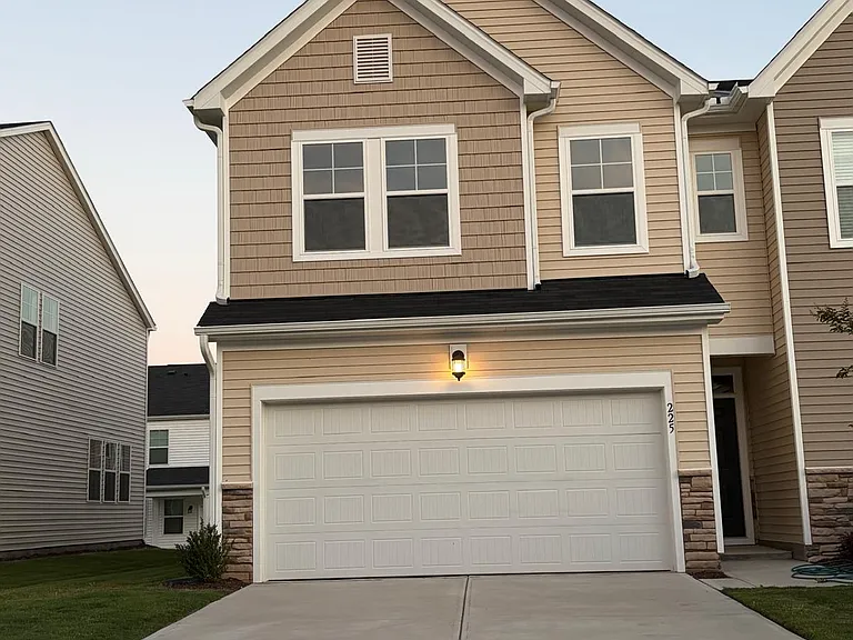 225 Lily Patch Ln — Photo 3