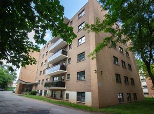 384 Saint Paul St #1-BEDROOM, Burlington, ON L7R3K4