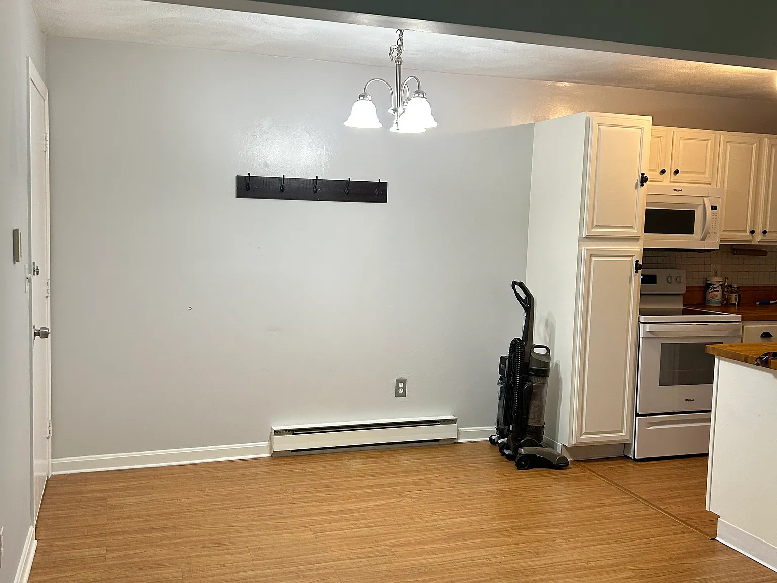 2 bed, 968 sqft, $2,600 — Photo 2