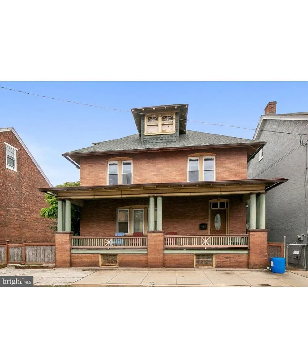 313 N Evans St — Photo 2