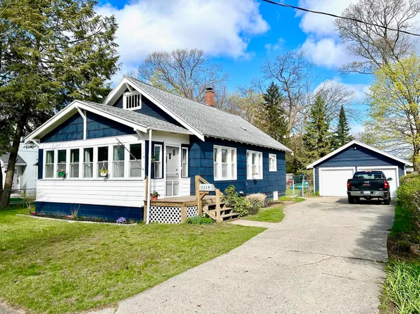 1114 Mills Ave, Muskegon, MI 49445