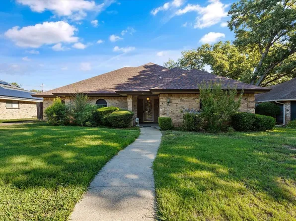 1915 Pebblewood Dr, Arlington, TX 76006