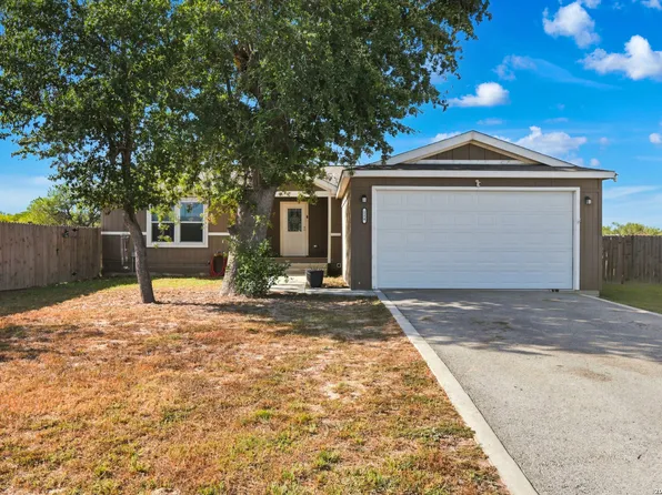 214 CORDELL CREEK DR, Seguin, TX 78155