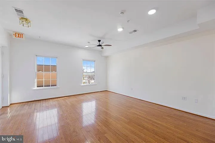 232 Main St #4 — Photo 14