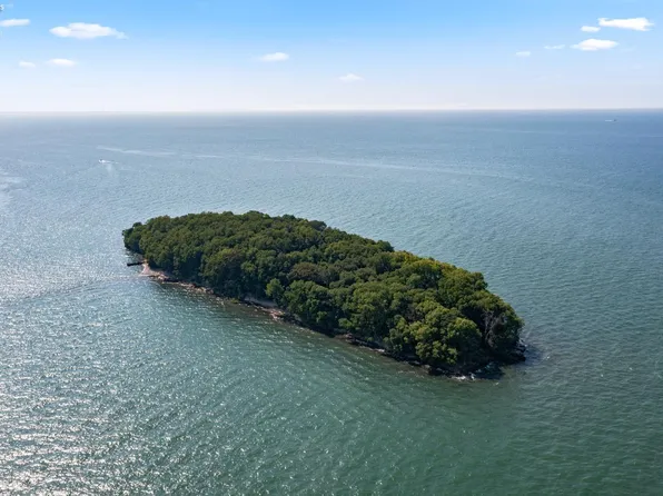 0 Mouse Is, Pt Clinton, OH 43452