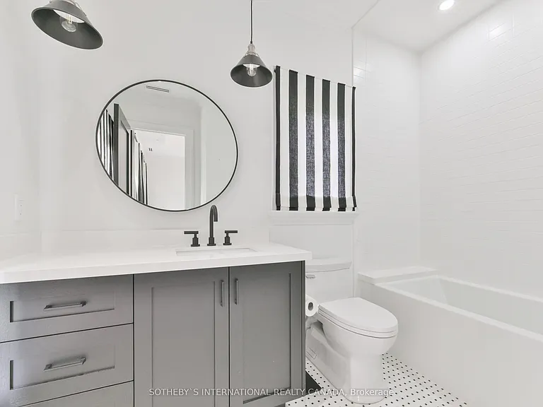 282 Upper Highland Cres — Photo 21