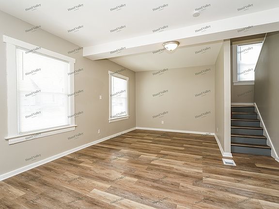 5th image of 4018 Clybourne Ave