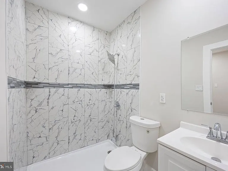 117 Collins Ave S — Photo 20