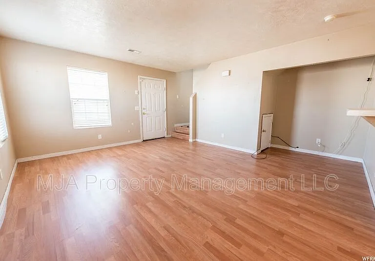 2037 N 2125 W — Photo 9