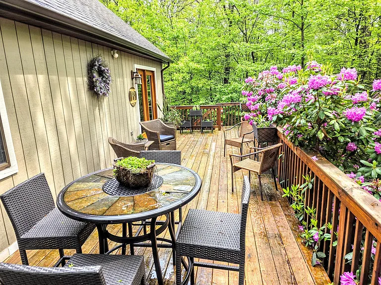 161 Piney Woods Dr — Photo 2