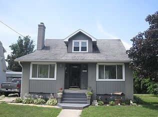 409 SE 2nd St, Fairfield, IL 62837