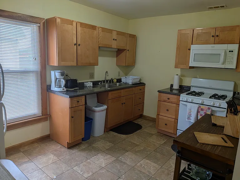 627 N Union St #B — Photo 6