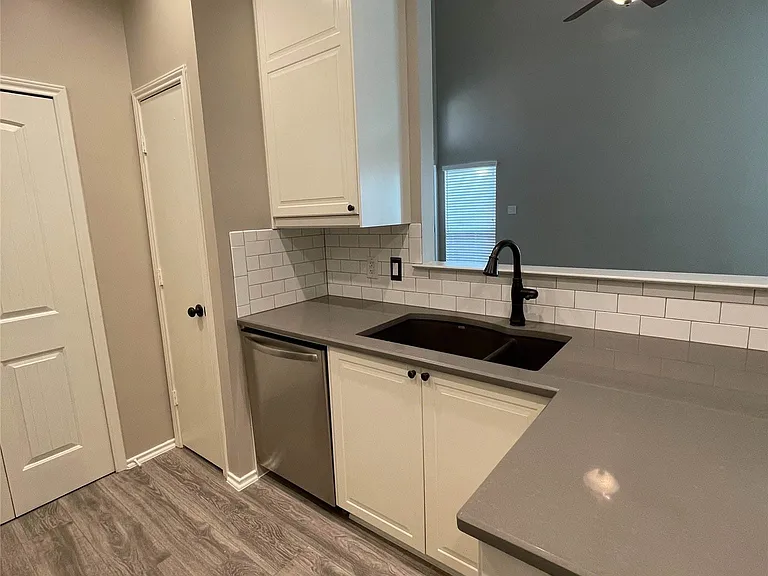 2917 Roxboro Rd — Photo 10