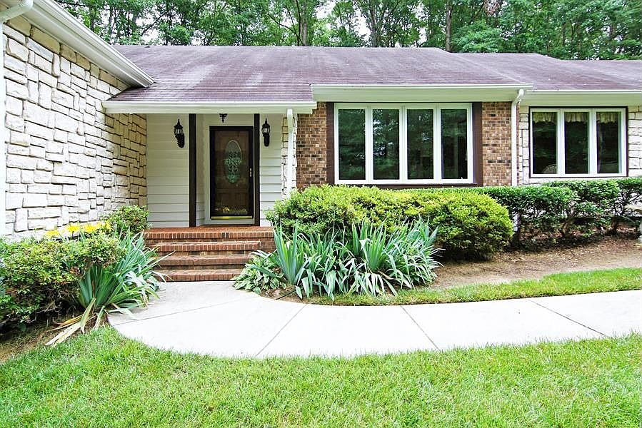 2nd image of 225 Fern Forest Dr