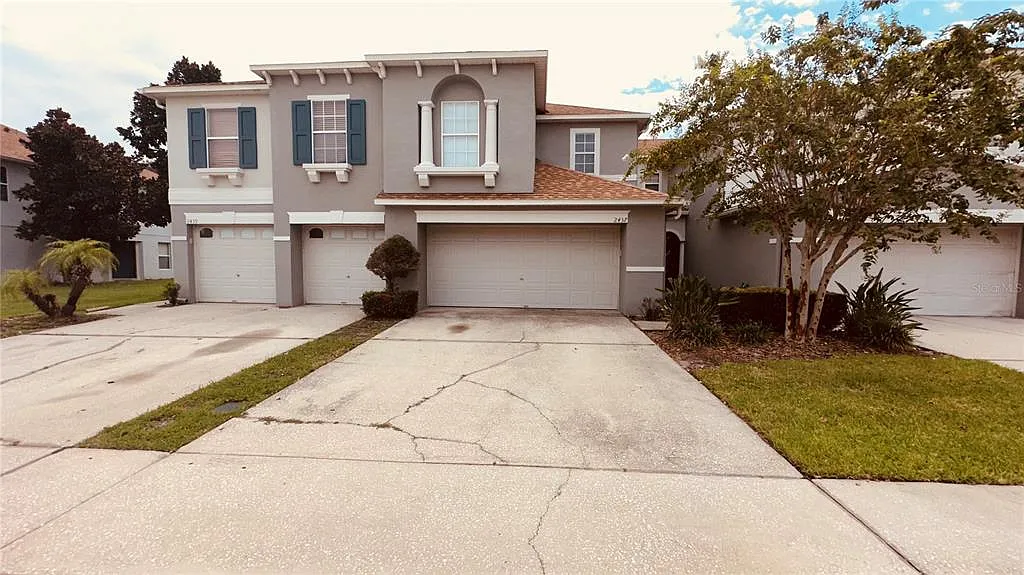 3 bed, 2.5 bath, 1683 sqft, $2,100 — Photo 1