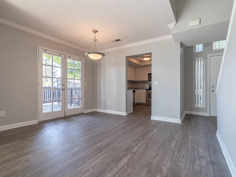 Canyon Crest Views Apartments — Photo 27