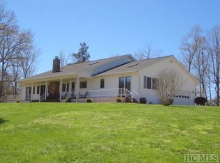 170 Holly Terrace Rd, Franklin, NC 28734